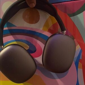 Apple Over-Ear Headphones in Black